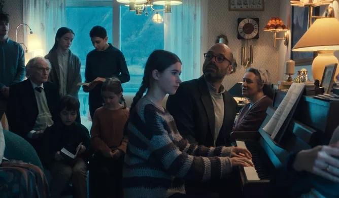 Presa de stânga din Franța acuză filmul lui Mungiu, „Fjord”, că face jocul „extremei drepte”