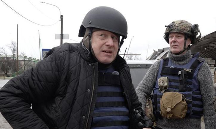 Boris Johnson supraviețuiește unui atac rusesc cu dronă asupra unui tren din Ucraina
