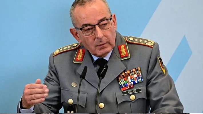 Șeful armatei germane îndeamnă cetățenii să se pregătească de război folosind un citat din „Captain America”