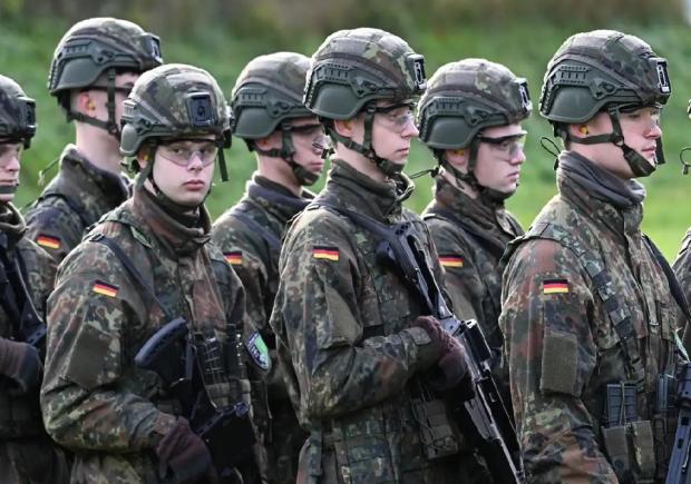 Germania face primul pas spre reintroducerea recrutării: Tinerii de 18 ani, chemați obligatoriu la vizita medicală militară