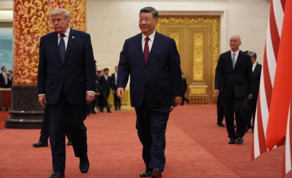 Cina la Casa Albă. Donald Trump și Xi Jinping - Velouté de dovlecel galben, înghețată delicată preparată cu miere recoltată de la Casa Albă, Schramsberg "Blanc De Noir"