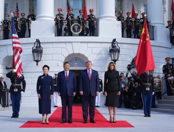 XI - Să răspundem așteptărilor poporului și să dăm dovadă de inițiativă istorică. Trump - Deciziile pe care le luăm astăzi în aceste domenii pot promova pacea și prosperitatea pentru decenii și decenii de acum înainte