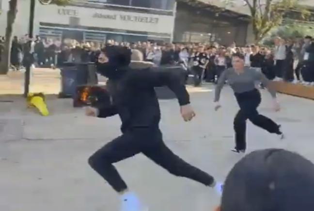 Când părinții pun capăt protestelor din școlile din Franța: "E mama lui, e mama lui!"