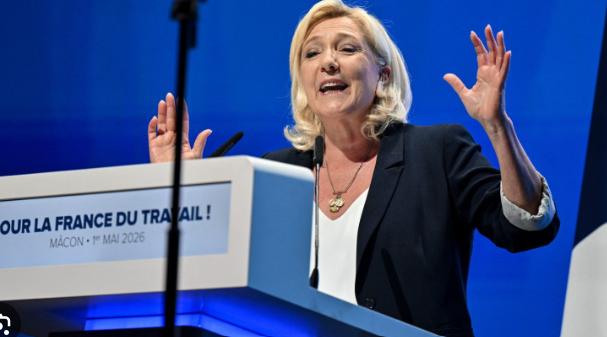 Revoltele ar putea să-i ofere lui Le Pen președinția. Franța tradițională s-a săturat de dezordine