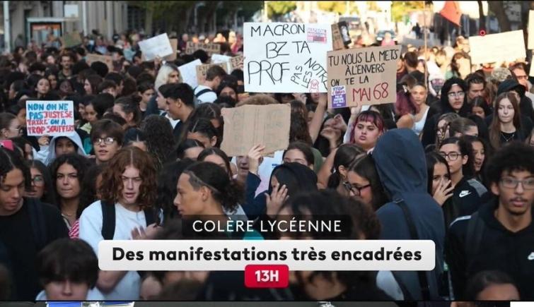 Macron, furios pe postul televiziunii publice France 2 după difuzarea unei pancarte jignitoare la adresa soției sale