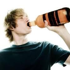 Alcoolul stopeaza maturizarea creierului adolescentilor 