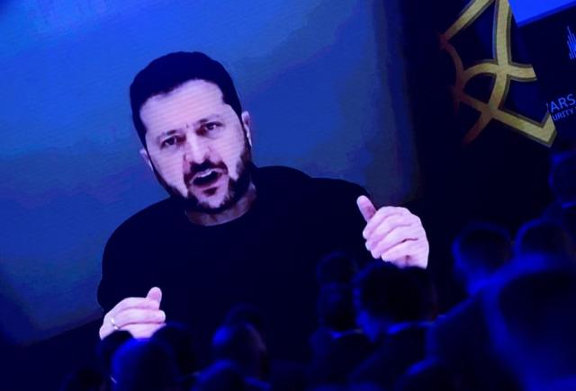 Zelensky îl contrazice pe Trump: „Putin nu citește Truth Social, iar dronele lui sunt mai puternice decât aceste postări”