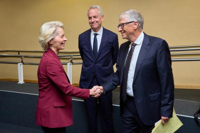 Ursula von der Leyen s-a întâlnit cu Bill Gates pentru a discuta despre reglementarea inteligenței artificiale