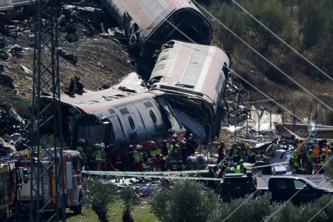 Spania: Un fost ministru se află printre cele 68 de persoane decedate într-un accident de tren mare viteză