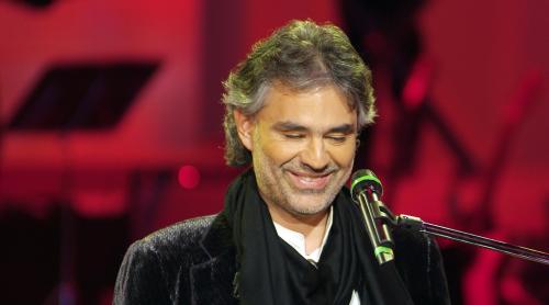 Andrea Bocelli cântă în Piața Domului din Milano