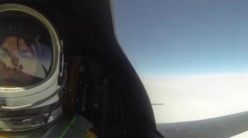 VIDEO - Avion de spionaj american, pilotat de o femeie la peste 20.000 de metri altitudine!