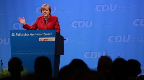 Se întâmplă ceva la Berlin? După Gauck, şi Merkel vorbeşte despre daunele provocate Greciei
