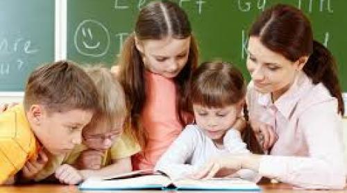 Noua lege a educaţiei: şcoala i-ar putea educa şi pe părinţi