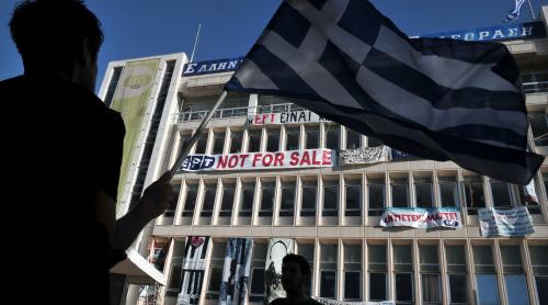Grecii au din nou televiziune publică. Postul ERT s-a redeschis după doi ani de pauză din cauza presiunii creditorilor