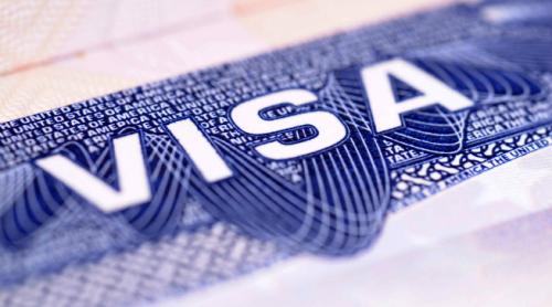 Doi senatori americani propun un regim fără vize pentru români, bulgari, polonezi și croați