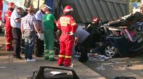 TRAGEDIE PE ŞOSEAUA DE CENTURĂ. Două persoane şi-au pierdut viaţa în urma unui accident. TRAFICUL în zonă a fost reluat 