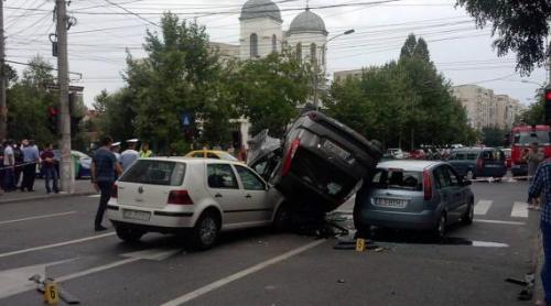 Accident spectaculos în Capitală (Foto)
