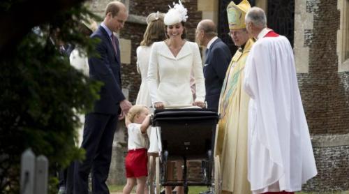 Prinţesa Charlotte a fost condusă la botez într-un cărucior vintage