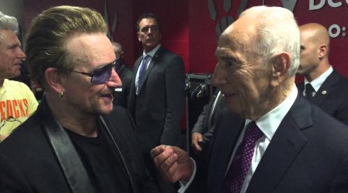 Bono, de la U2, i-a dedicat melodia „One” lui Shimon Peres (VIDEO)