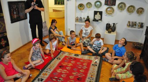 Caravana Muzeelor începe mâine în București. Copii între 6 și 10 ani sunt invitați în opt muzee