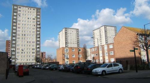 Cele mai „nefericite” cartiere din Marea Britanie sunt populate de mulți români