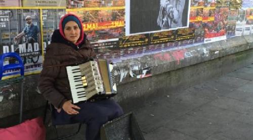 Artiștii din Hamburg au concertat 24 de ore pe stradă pentru a ajuta o româncă