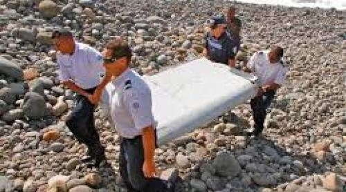 Experţi: Resturile găsite pe insula Reunion aparţin zborului MH370 al Malaysia Airlines