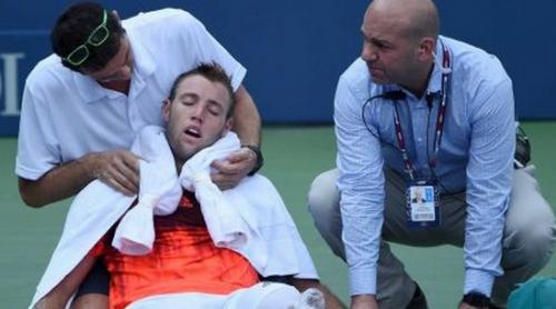 SCENĂ DRAMATICĂ la US Open! Un tenismen american se prăbușește pe teren din cauza căldurii (VIDEO)