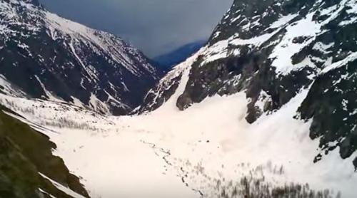 Avalanşă în Alpii francezi: 5 alpinişti morţi, unul rănit şi doi dispăruţi