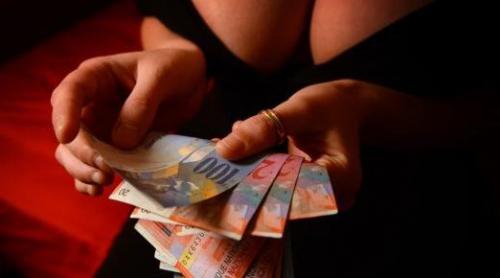 Băncile din Elveţia refuză să deschidă un cont pentru o prostituată româncă: Nu operăm în acest sector!