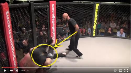  MMA FAIL. Luptător bătut până a făcut pe el. „N-am văzut ceva mai grețos în toată cariera!”  (VIDEO)