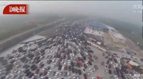 Vă plângeți de traficul din București? Priviți ce se întâmplă în Beijing, la reîntoarcerea din vacanță! (VIDEO)