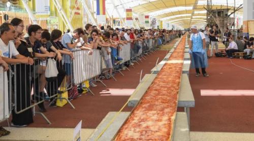 Cea mai lungă baghetă de pâine din lume are 122 de metri