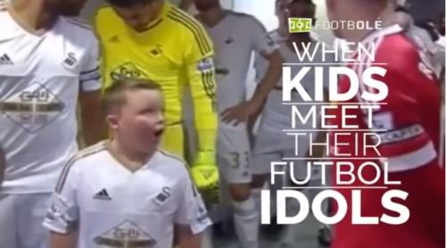 Fotbal. Reacția INCREDIBILĂ a micilor fani când se trezesc lângă idolul lor (VIDEO)