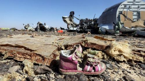 Tragedia aviatică din Egipt. PRIMELE IMAGINI din Sinai, de la locul prăbuşirii avionului rusesc Airbus A321 (VIDEO CU PUTERNIC IMPACT EMOȚIONAL)