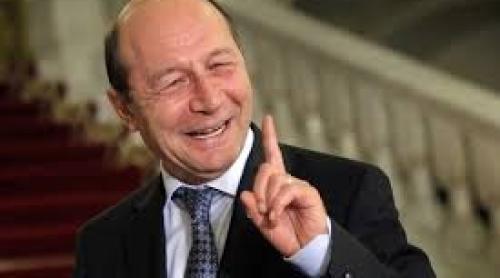 Traian Băsescu nu se lasă! MESAJ IRONIC pe Facebook la adresa lui Blaga şi Predoiu