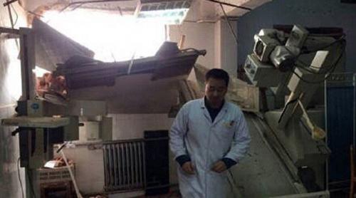 Caz incredibil în China: Un spital a fost demolat de autorităţi, deşi înăuntru încă se aflau medici şi pacienţi (VIDEO)
