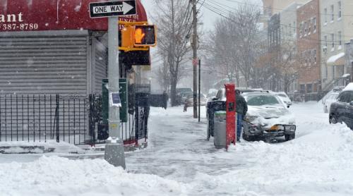 Furtună de zăpadă în SUA: Snowzilla a omorât 16 oameni