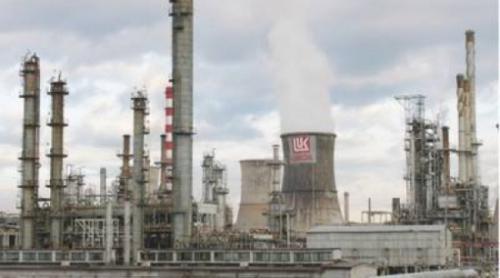 Rafinăria Petrotel va prelucra petrolul Iranului. Un milion de barili de petrol va ajunge în România