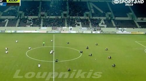 Gest impresionant pe un stadion din Grecia. Ce au făcut jucătorii echipelor Larissa şi Acharnaikos (VIDEO)