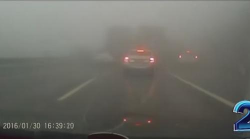 Înregistrarea TERIBILULUI ACCIDENT din Slovenia. Zeci de mașini se transformă, în câteva secunde, într-un morman de fiare vechi (VIDEO)