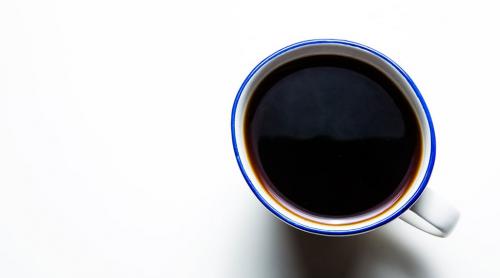 Una-două ceşti de cafea, zilnic, protejează ficatul de ciroză