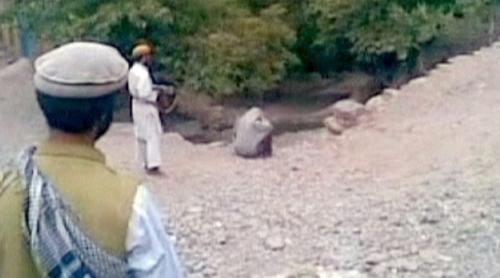 O femeie din Afganistan, acuzată de adulter, a fost executată de talibani