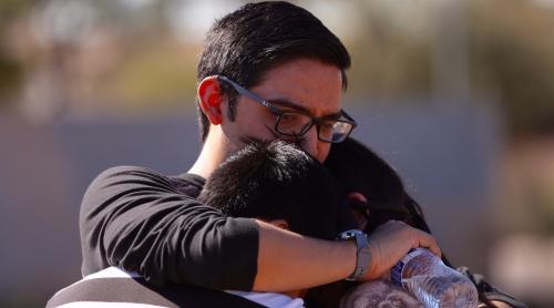 Tragedie într-un liceu din Arizona. O adolescentă a împuşcat mortal o colegă, apoi s-a sinucis (VIDEO)