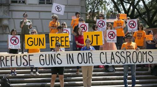 Democraţie periculoasă: La Universitatea din Texas, studenţii pot veni înarmaţi la cursuri