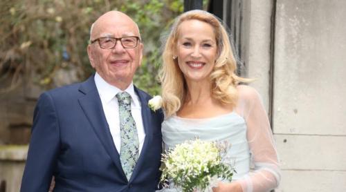 Fosta soţie a lui Jagger, Jerry Hall, s-a măritat cu Rupert Murdoch