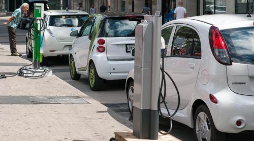 Vânzările de mașini electrice au explodat în Europa. La noi, tot la punctul mort