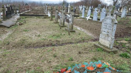 Ce ţară e aia căreia îi îngroapă alţii morţii, în cimitirele lor? FRONTIERIŞTII despre care România nu vrea să ştie (I)