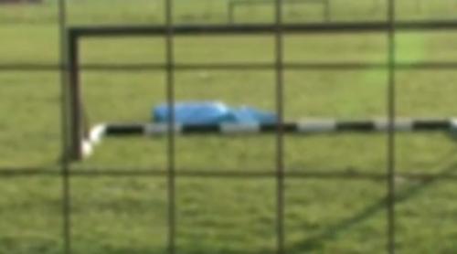 TRAGEDIE în Bihor. Un băiețel de 9 ani a MURIT strivit de poarta de pe terenul de fotbal!
