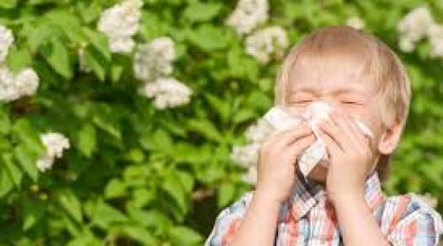 Copiii născuţi toamna şi iarna sunt mai expuşi riscului de alergii şi astm!